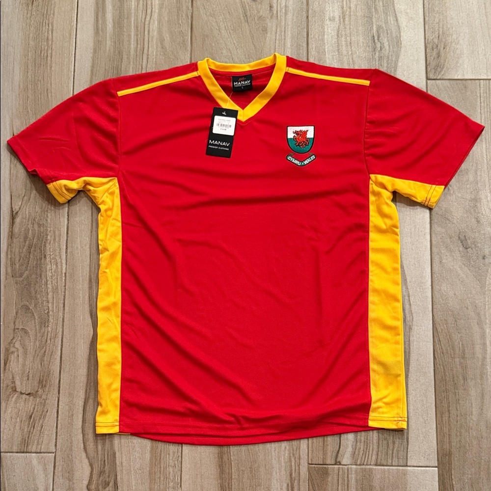 Cymru Whales Red and Yellow Football (Soccer) Jersey sz L NWT